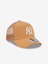 New Era New York Yankees League Essential Trucker Cap