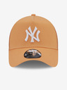 New Era New York Yankees League Essential Trucker Cap